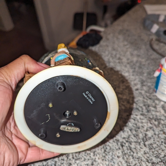 Vintage Snow white glitter globe with music box on bottom - Picture 7 of 8